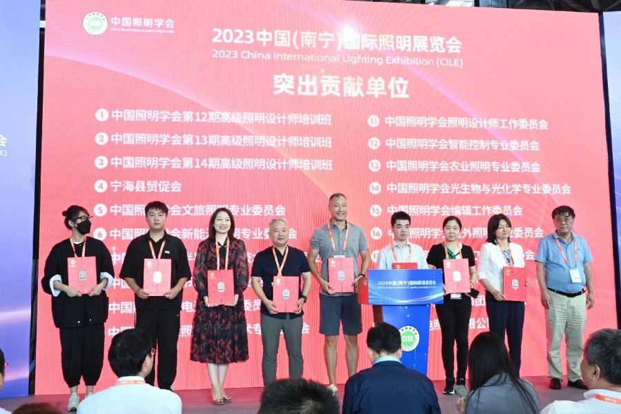 16952798227947971D54.jpg f40cd923a57b6a82f032d2ca83c78a7e.jpg